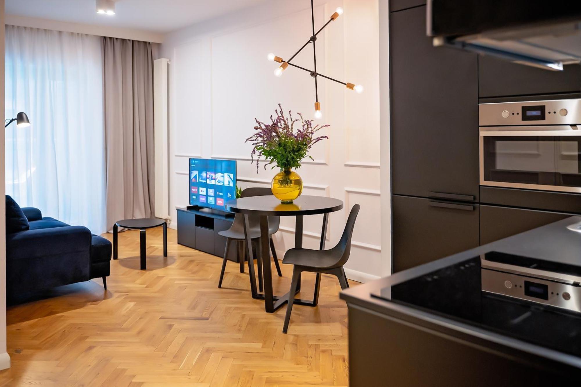Mennica Just Like In Your Apartment *